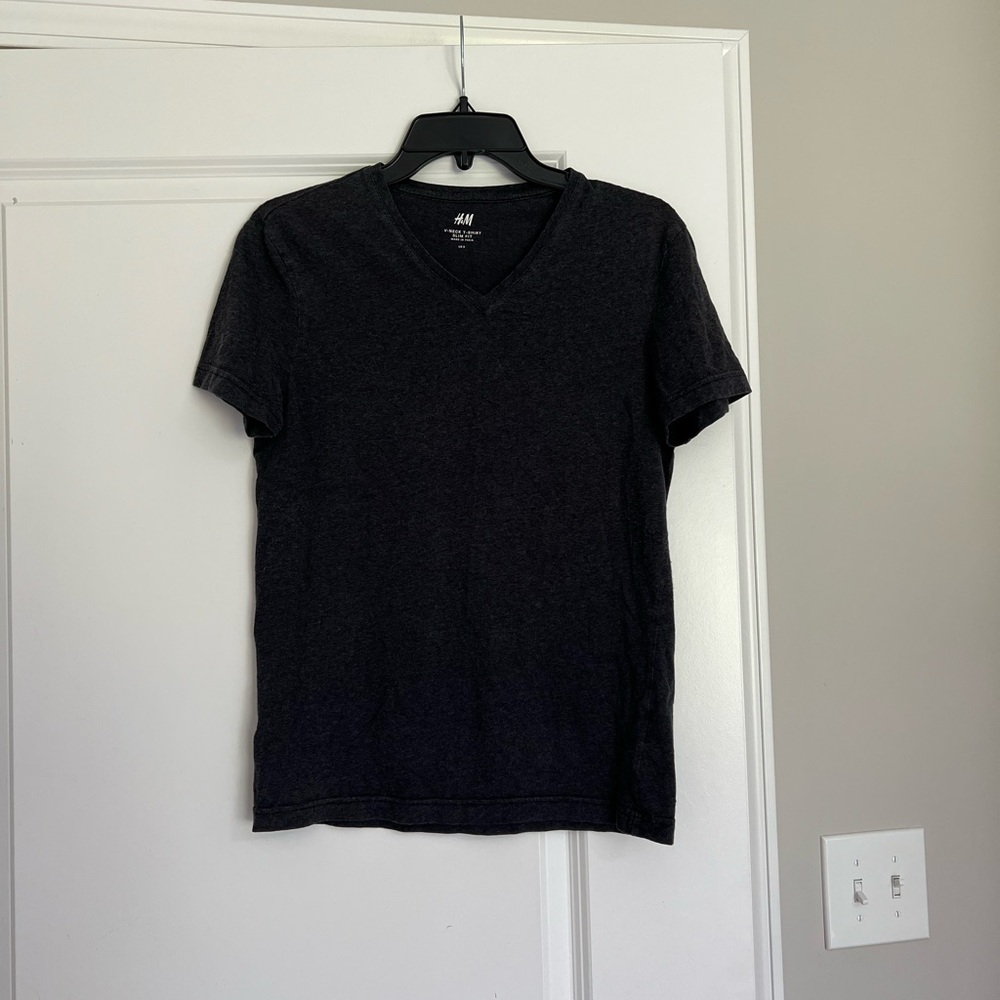 H&M Mens Dark Gray V-Neck Tee